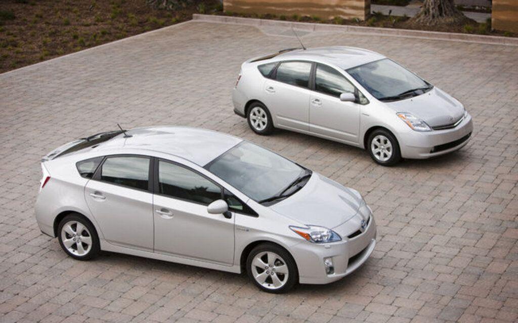 025822_Toyota_Prius_2010.jpg