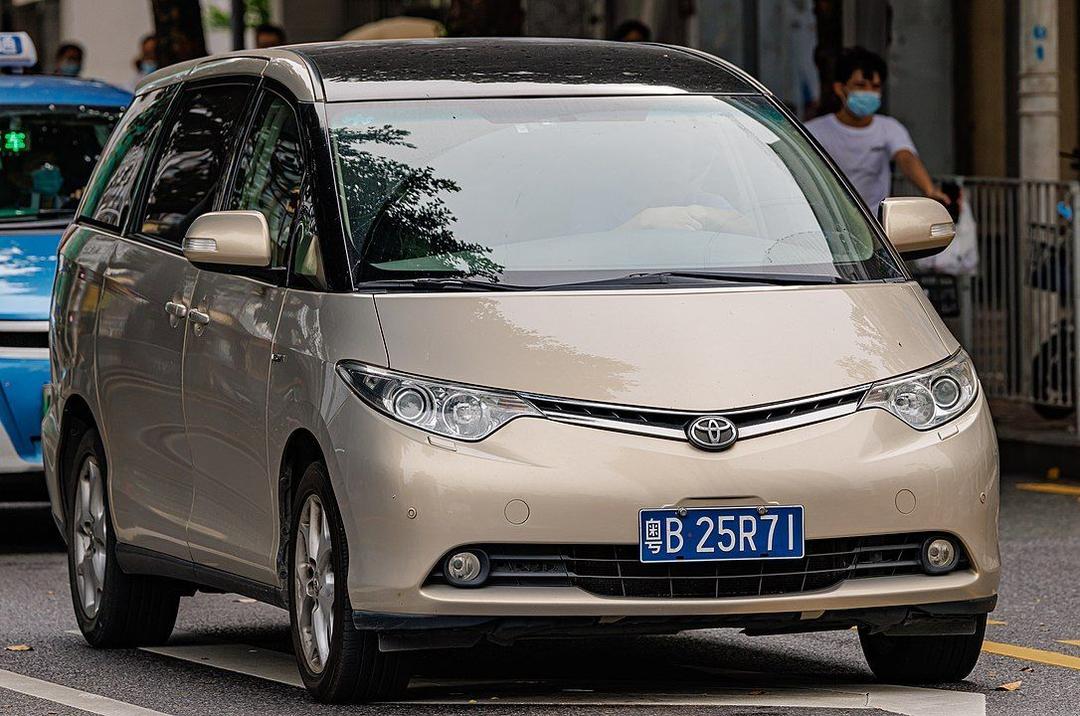 1086px_TOYOTA_PREVIA_XR_50_China_40eb964070.jpg