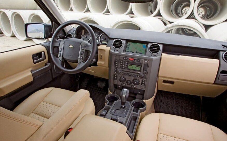 112_0607_heart_07z-2006_Land_Rover_LR3_HSE-interior_view.jpg