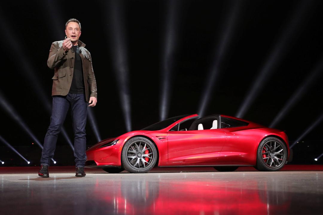 <i>Tesla Roadster&nbsp;</i>