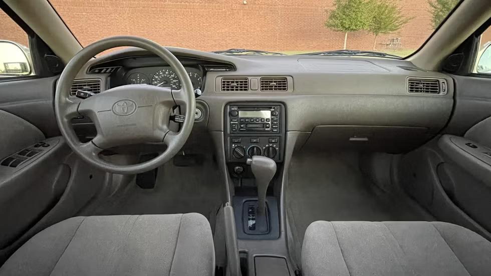 2001-toyota-camry-bat-102-6778148ee0d9e.avif