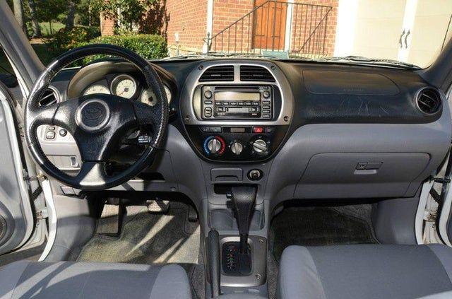 2002_toyota_rav4_base_4wd-pic-4285180611226251124-640x480.jpeg
