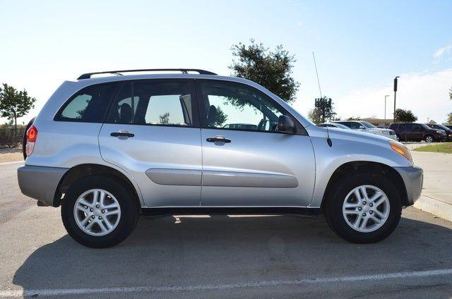 2002_toyota_rav4_base-pic-1441453377847382137-640x480.jpeg