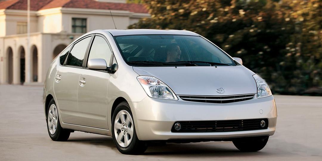 Prius ស៊េរីឆ្នាំ២០០៤​ ដល់ ២០០៥