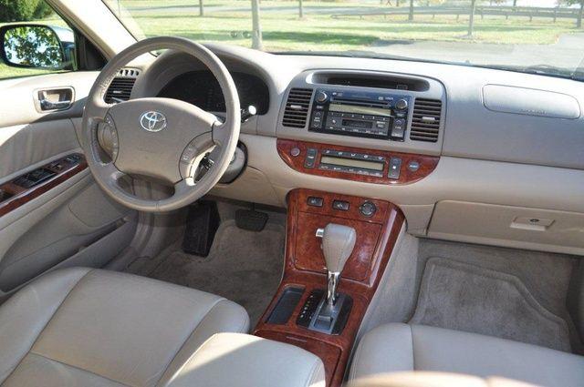 2005_toyota_camry_xle_v6-pic-4537474869801247535-640x480.jpeg
