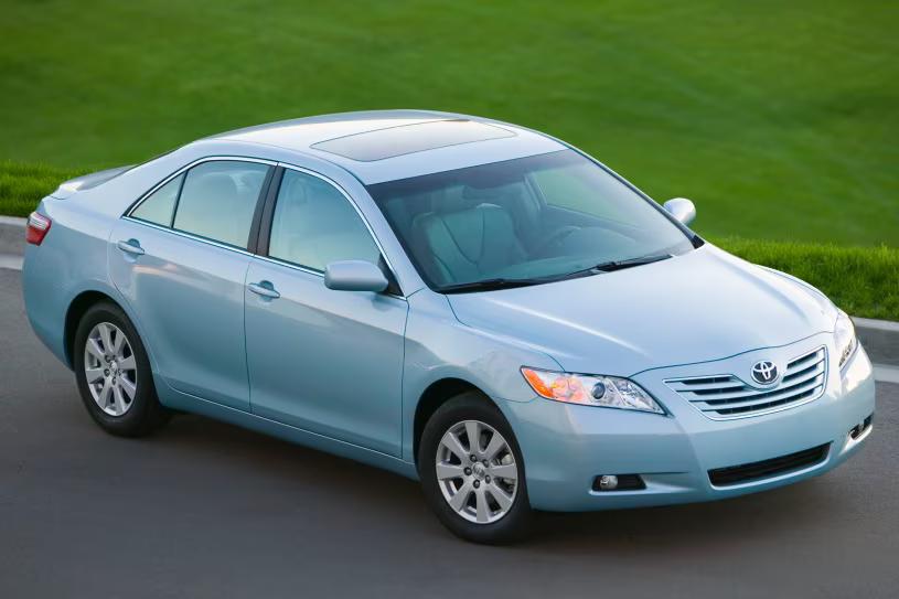 2007_toyota_camry_sedan_xle-v6_fq_oem_6_815.avif