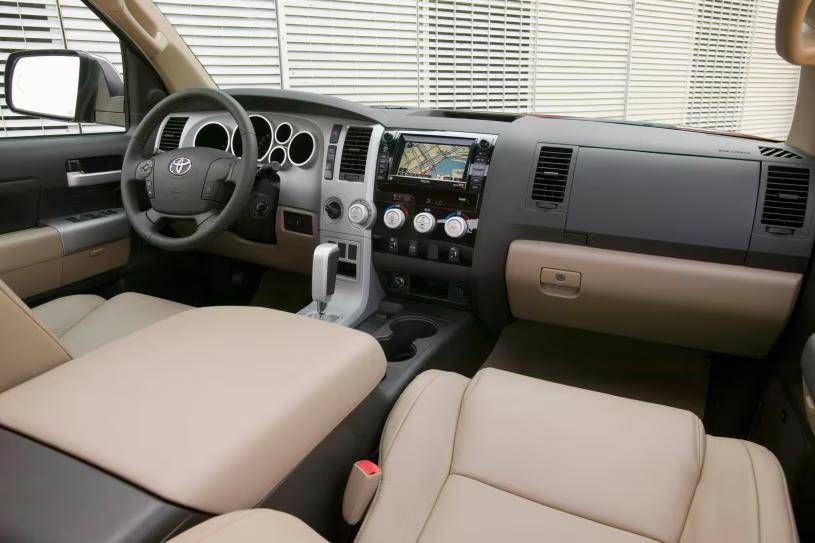 2007_toyota_tundra_crew-cab-pickup_limited_i_oem_3_815.avif