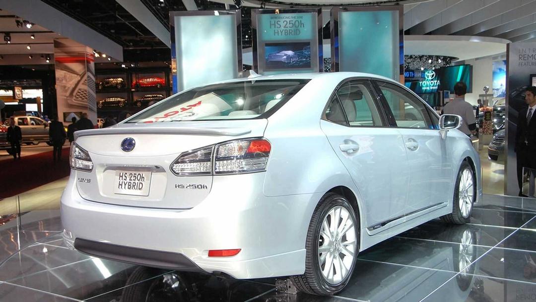 2009-160323-2010-lexus-hs-250h-dedicated-hybrid-at-2009-naias1.jpg