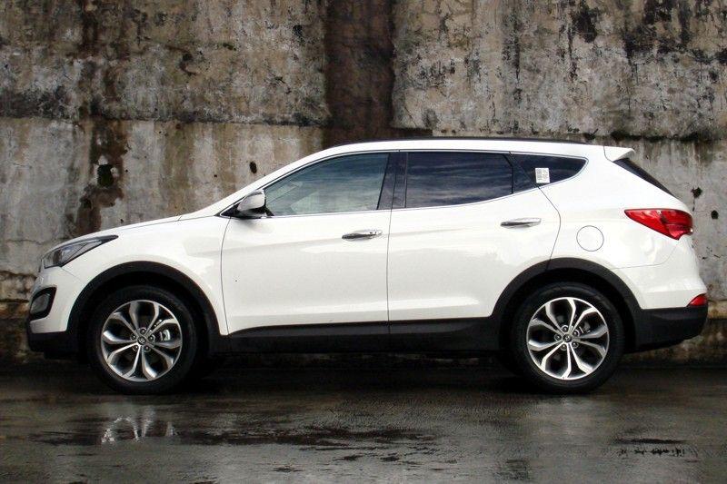 2013_hyundai_santa_fe_4wd_04.jpg