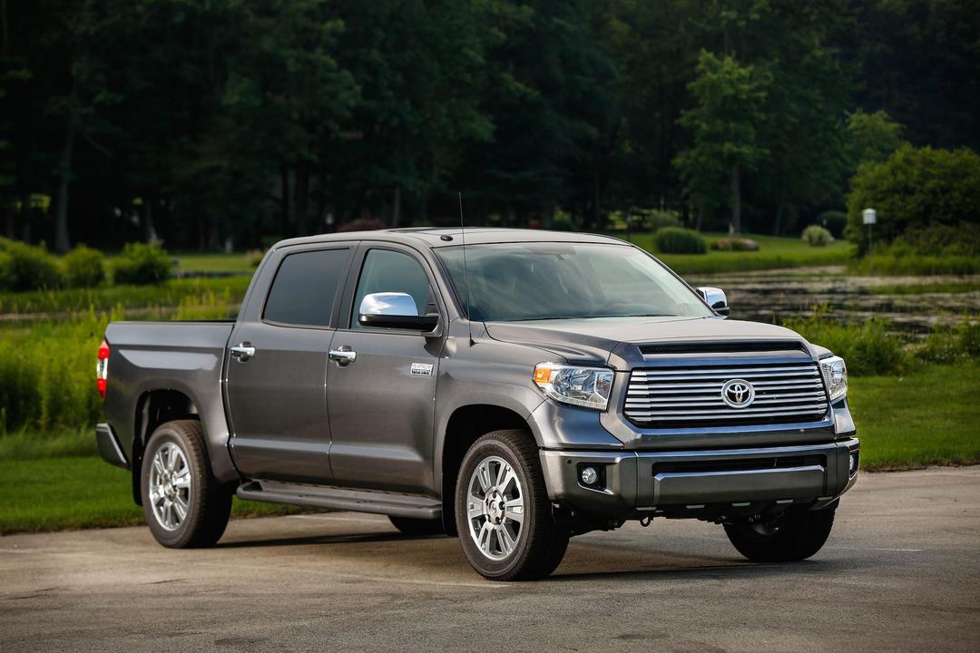 2015-toyota-tundra_100474502_h.jpg