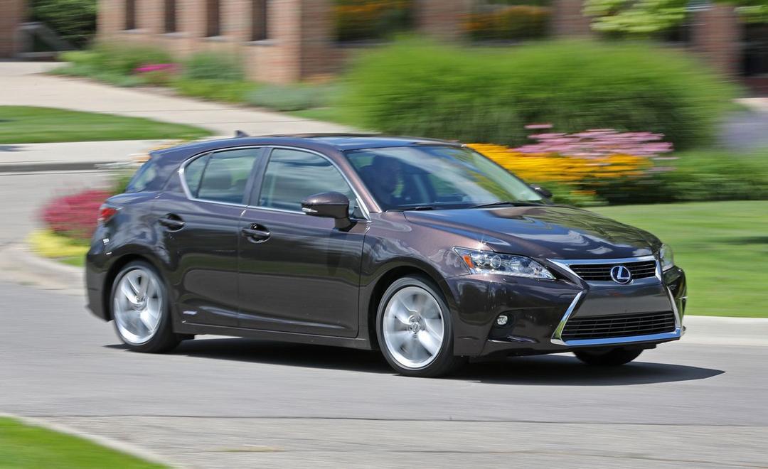 2016-lexus-ct200h-review-car-and-driver-photo-669850-s-original.jpg