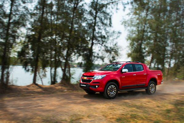2017-Chevrolet-Colorado-High-Country_dynamic-2_resize.jpg