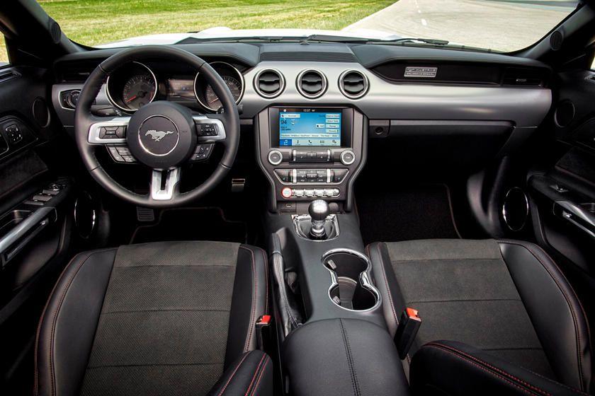 ផ្ទៃខាងក្នុង Ecoboost Premium