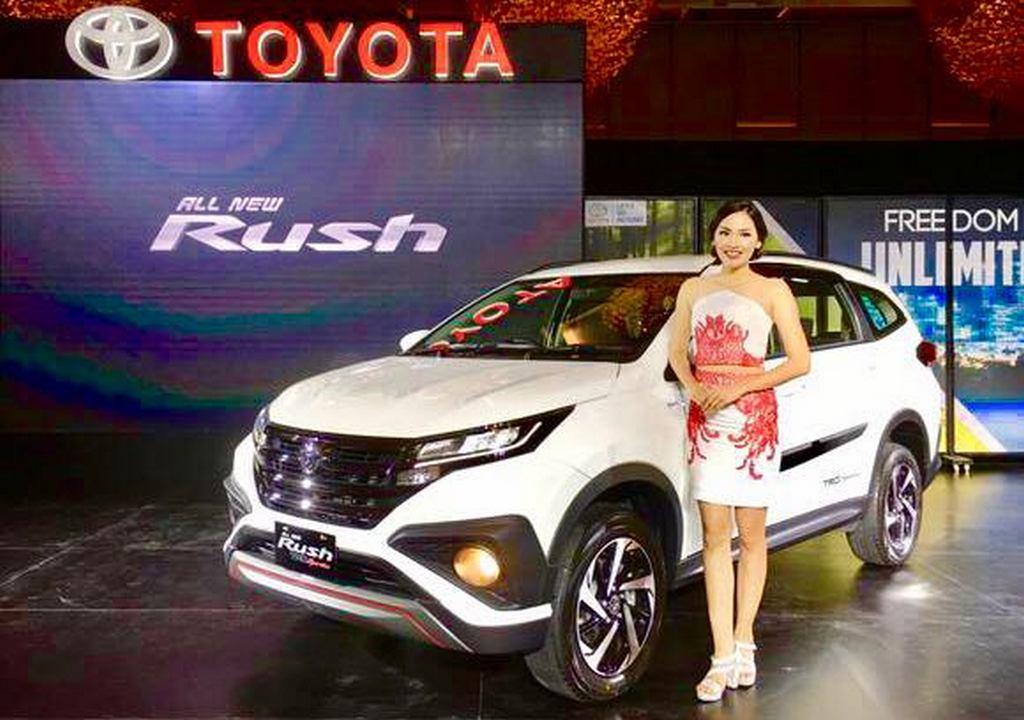 2018-Toyota-Rush-Unveiled-India-Launch-Price-Engine-Specs-Features-Interior.jpg