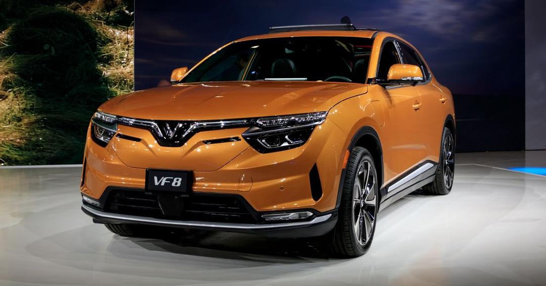 <i>VF8 SUV&nbsp;</i>