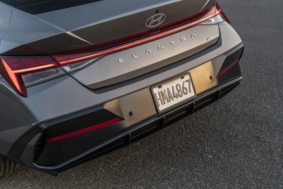 2024-hyundai-elantra-limited-123-64ef85e5499a2.jpg
