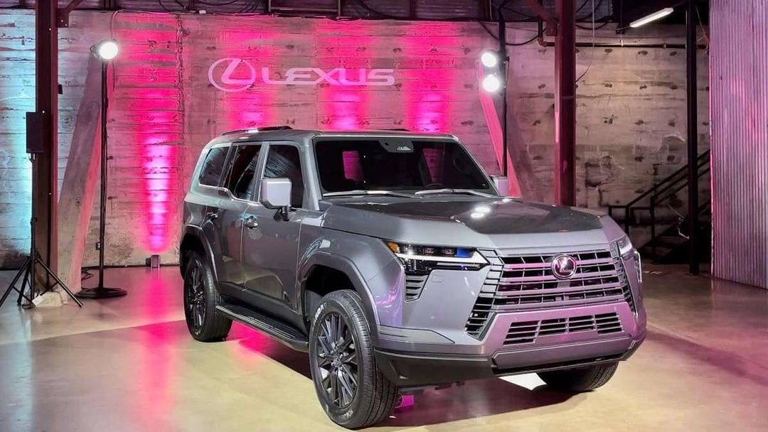 2024_lexus_gx_550_premium_nebula_gray_front_end.jpg