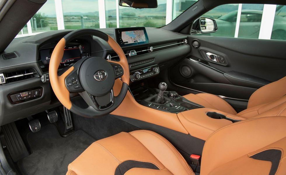 2025-grsupra-3l-premium-int-019-667f0bd901ea4.jpg