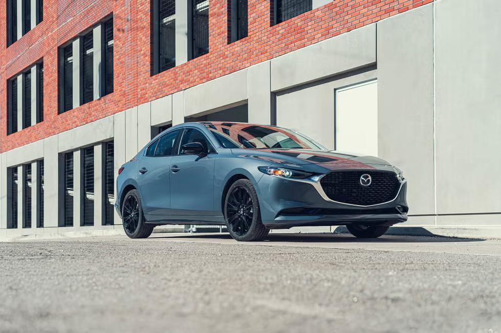 Mazda 3 Carbon Edition 2025 Sedan