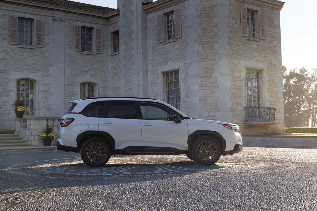 2025-subaru-forester-debuts-with-updated-looks-more-tech-stiffer-chassis_32.jpg