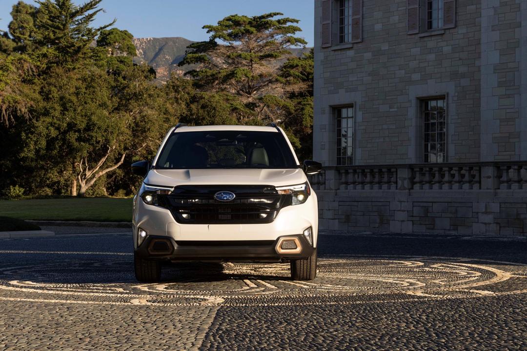 2025-subaru-forester-debuts-with-updated-looks-more-tech-stiffer-chassis_33.jpg