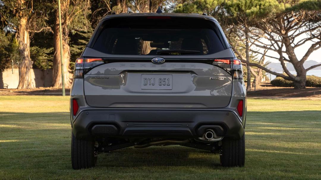 2025-subaru-forester-touring-exterior (3).jpg