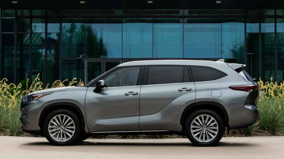 2025-toyota-highlander-limited-25th-edition.jpg