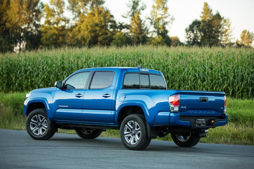 782619-2016-toyota-tacoma-limited-doublecab-pickup-4x4.jpg