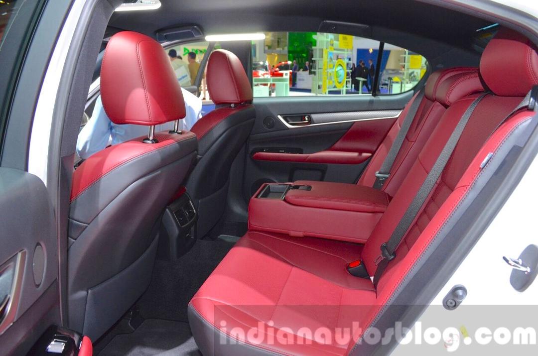 Lexus-GS-F-Sport-200t-rear-seats-legroom-at-IAA-2015.jpg