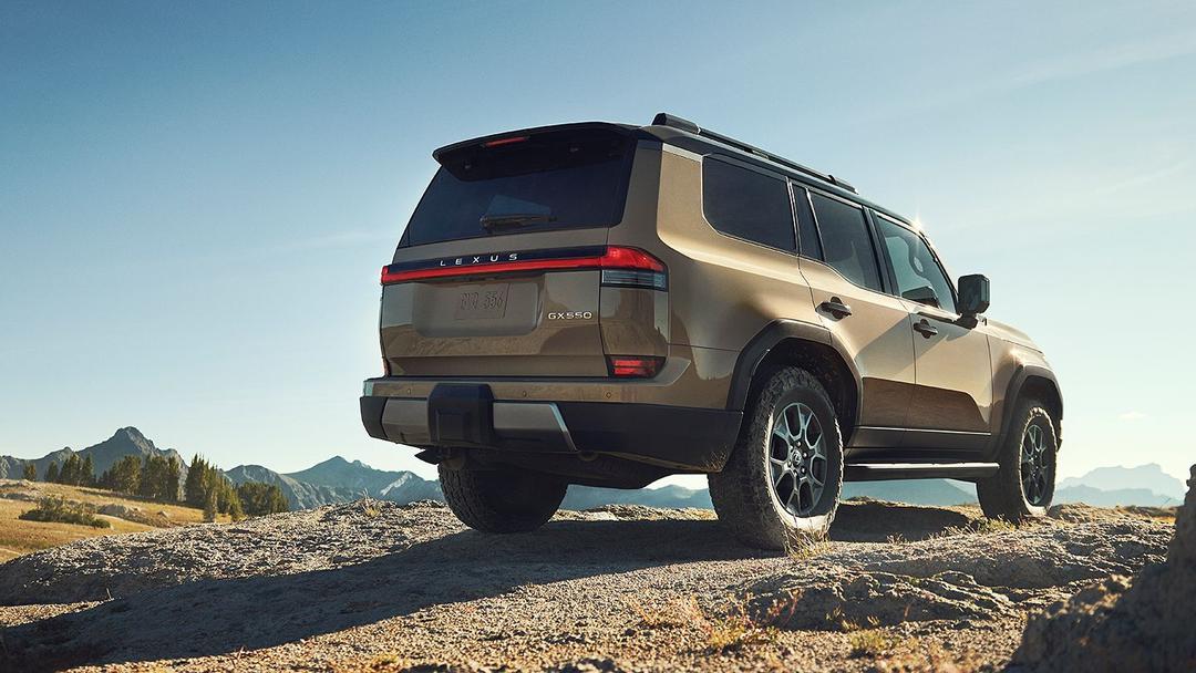 Lexus-GX-gallery-3-desktop-1440x811-LEX-GXG-MY24-0070.jpg