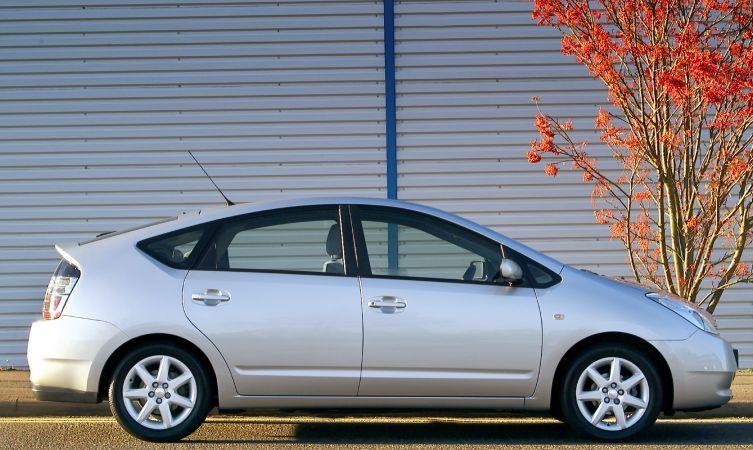 Prius-2-04.jpg