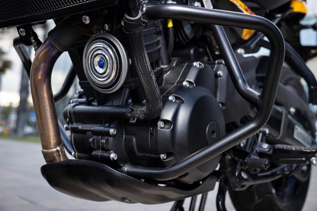 Royal Enfield Guerrilla 450_Front Engine Close Up(1)(1).jpg