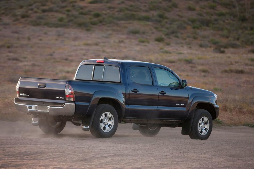 TOYOTA-Tacoma-695_61.jpg