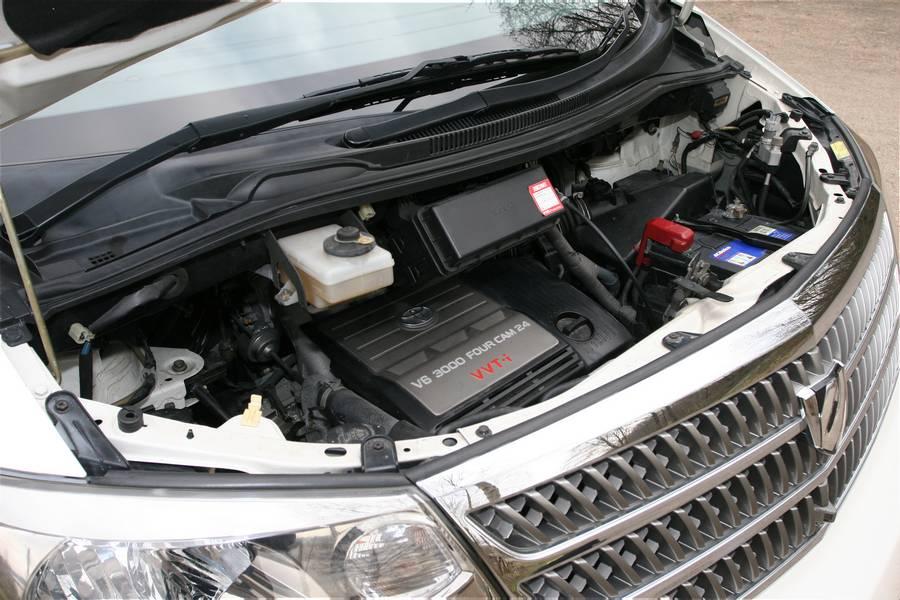 Toyota-Alphard-Review-3.jpg