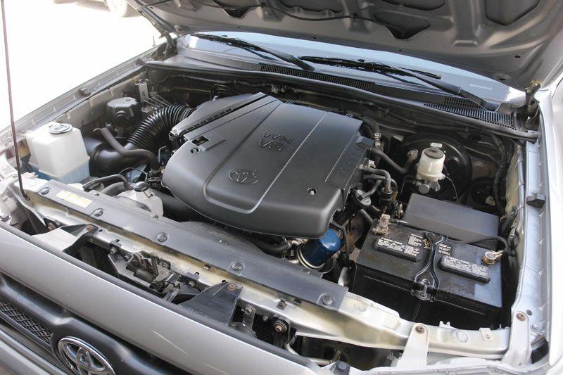 Toyota-Tacoma-2012-engine.jpg