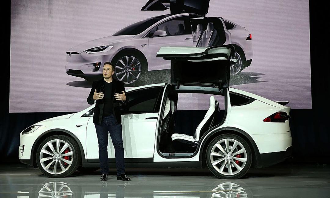 elon-musk-tesla-developing-robotaxi-vehicle.jpg