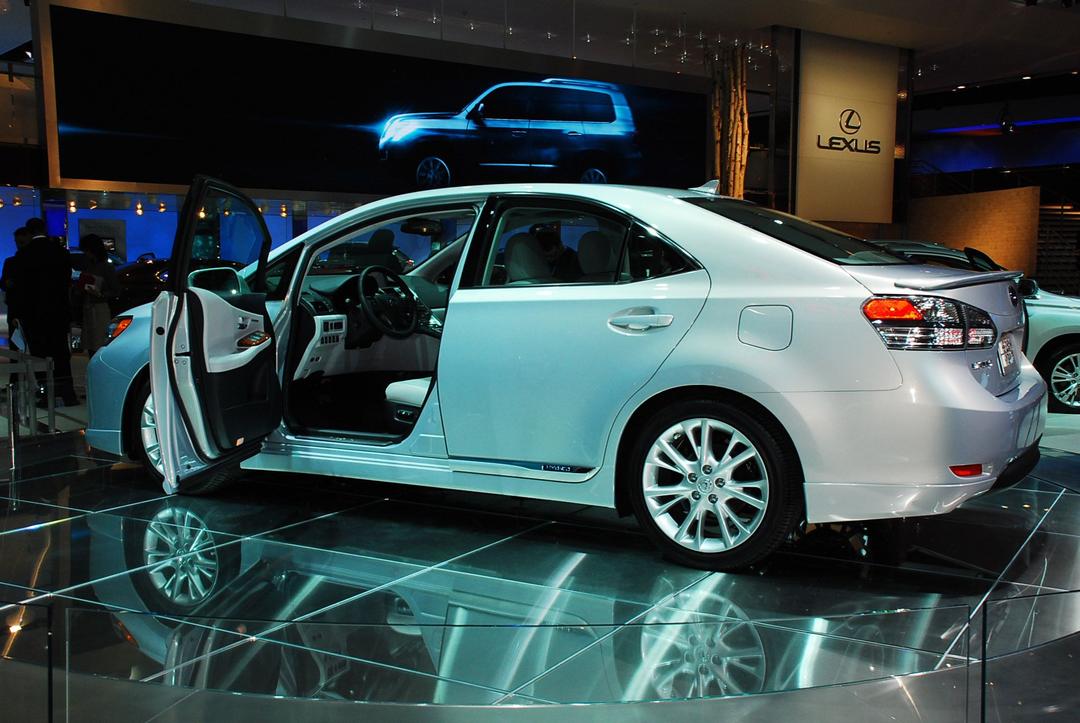 lexus-hs-250h-hybrid-detroit-2009-09.jpg