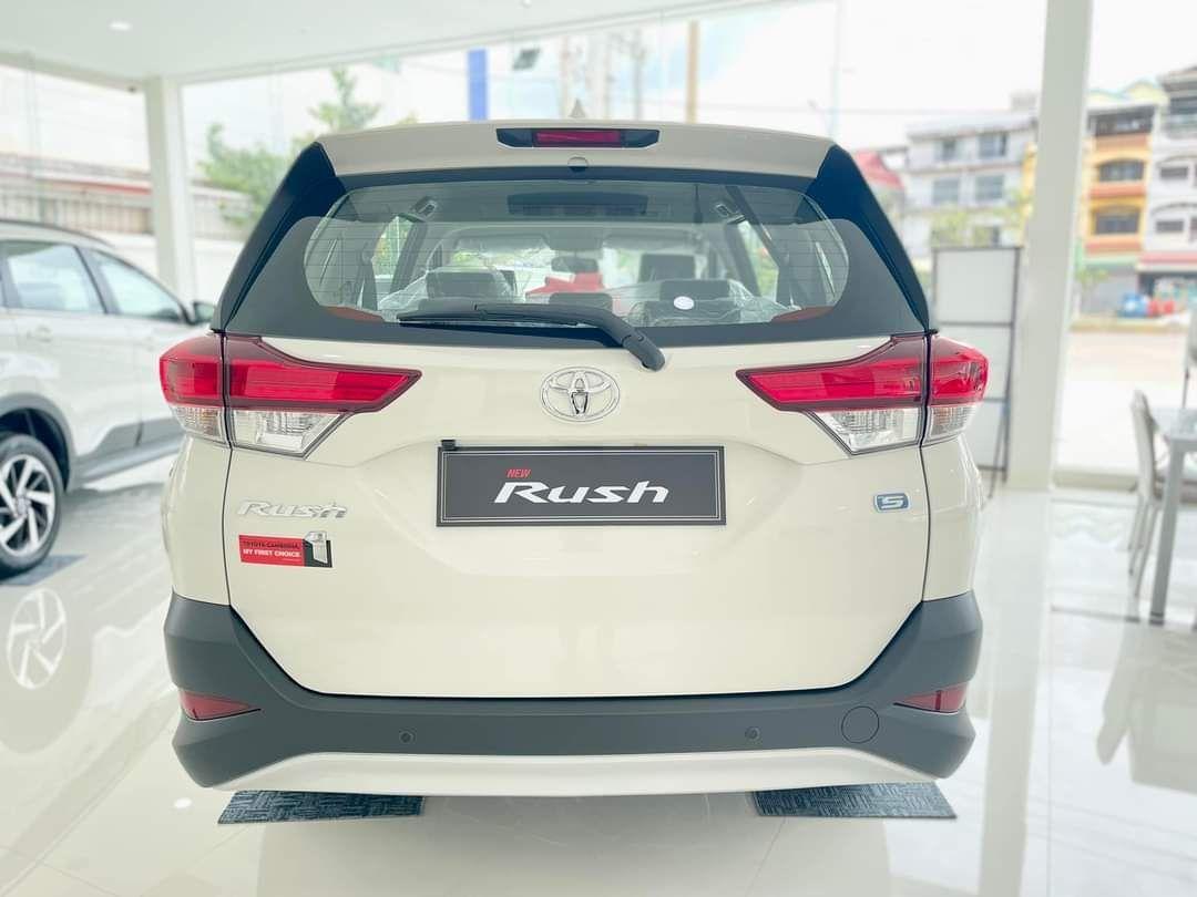 ផ្នែកខាងក្រោយ Rush S