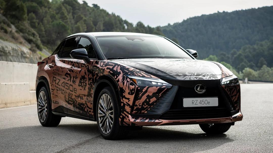 <i>Lexus RZ450e&nbsp;</i>