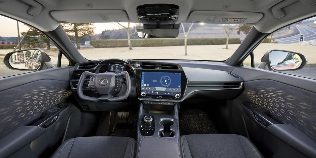 <i>Lexus RZ450e&nbsp;</i>