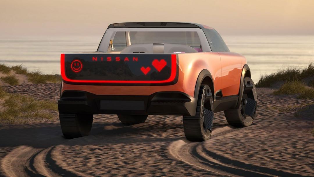 <i>Nissan Surf-Out Pick Up&nbsp;</i>
