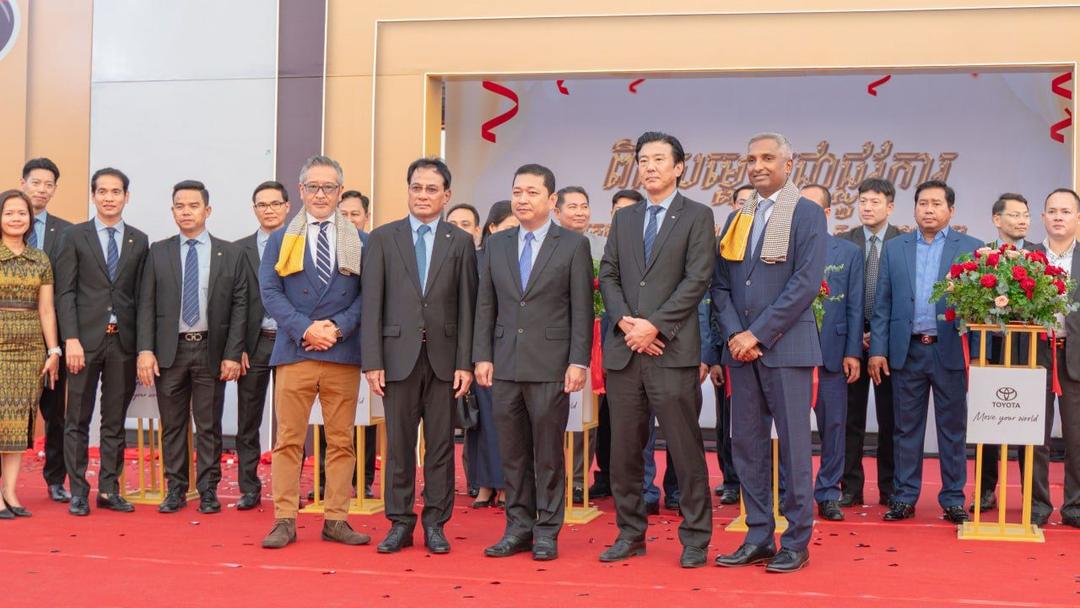 គណអធិបតី និងថ្នាក់ដឹកនាំជាន់ខ្ពស់ក្រុមហ៊ុន តូយ៉តា (ខេមបូឌា)