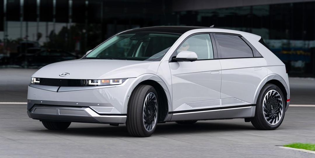 <i>Hyundai Ioniq 5</i>
