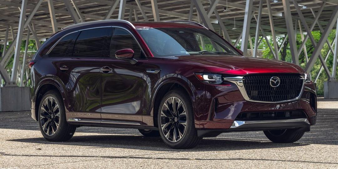 <i>Mazda CX-90</i>