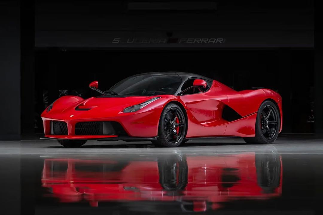 <i>2015 LaFerrari</i>
