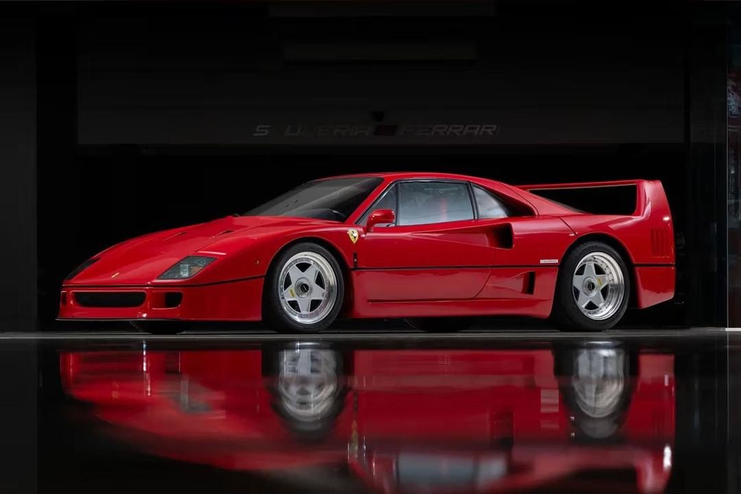 <i>1990 Ferrari F40</i>