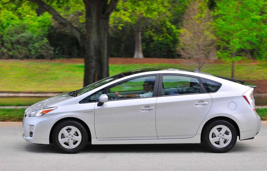 pre-production-2010-toyota-prius-in-orlando-1_100180469_h.jpg
