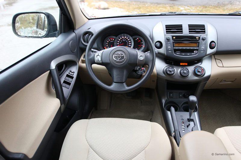 rav4_2011_interior_large.jpg