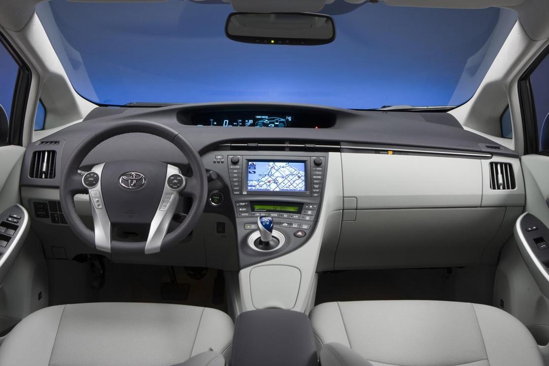 toyota-Prius_2010_Image-i02.jpg