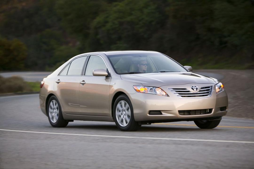 toyota-camry-hybrid-04-1.jpg